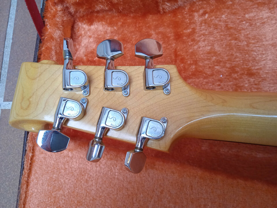 1981-82 Burns Hank Marvin Signature made in England, Superprecio!