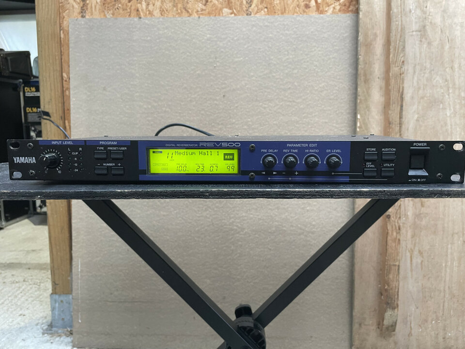 Reverb Yamaha Rev500