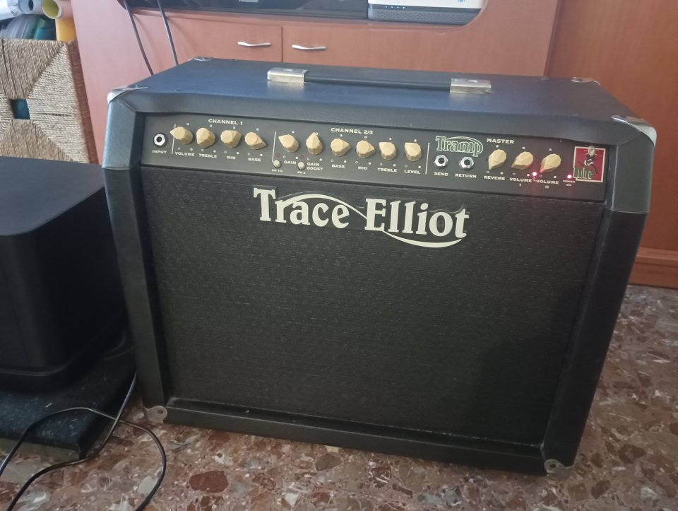 TRACE ELLIOT TRAMP Tube preamp 65w