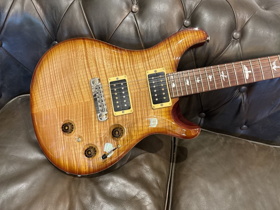 PRS P24 con Piezo (Estuche y papeles) por Gibson Custom / R7 / Firebird de segunda mano · Foto 7 de 10 · Pontevedra