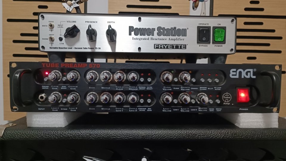 Previo Engl special edition E570 de segunda mano · Foto 1 de 3 · Madrid · 750 €