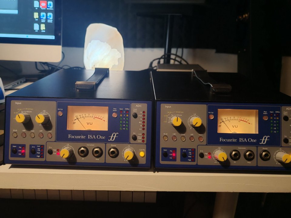 Focusrite isa one 2 preamp
