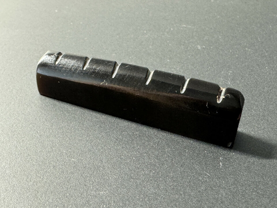 Cejuela de Cuerno de buey negro