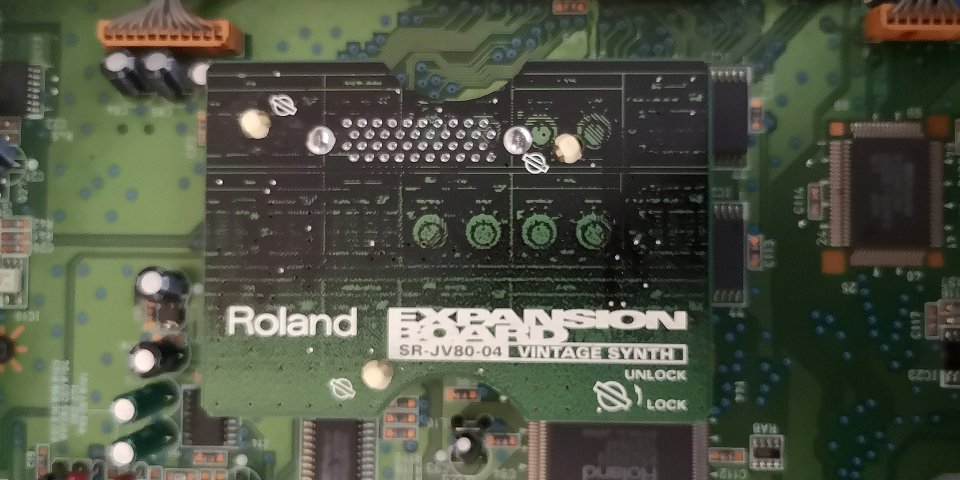 Roland JV-880 + SR-JV "Vintage Synth" expansion