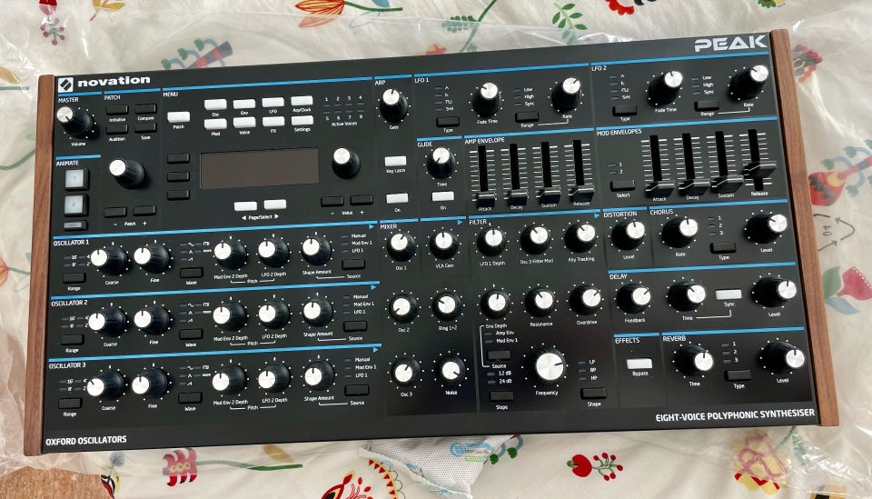 Sintetizador Novation Peak