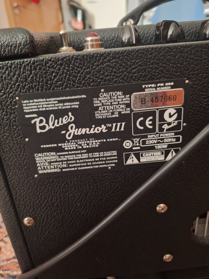 Fender blues junior lll de segunda mano · Foto 2 de 4 · Badajoz · 400 €