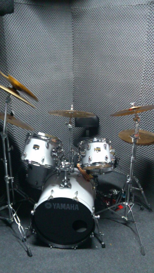 Grupo de versiones de los 80-90 POP ESPAÑOL busca baterista. de segunda mano · Madrid