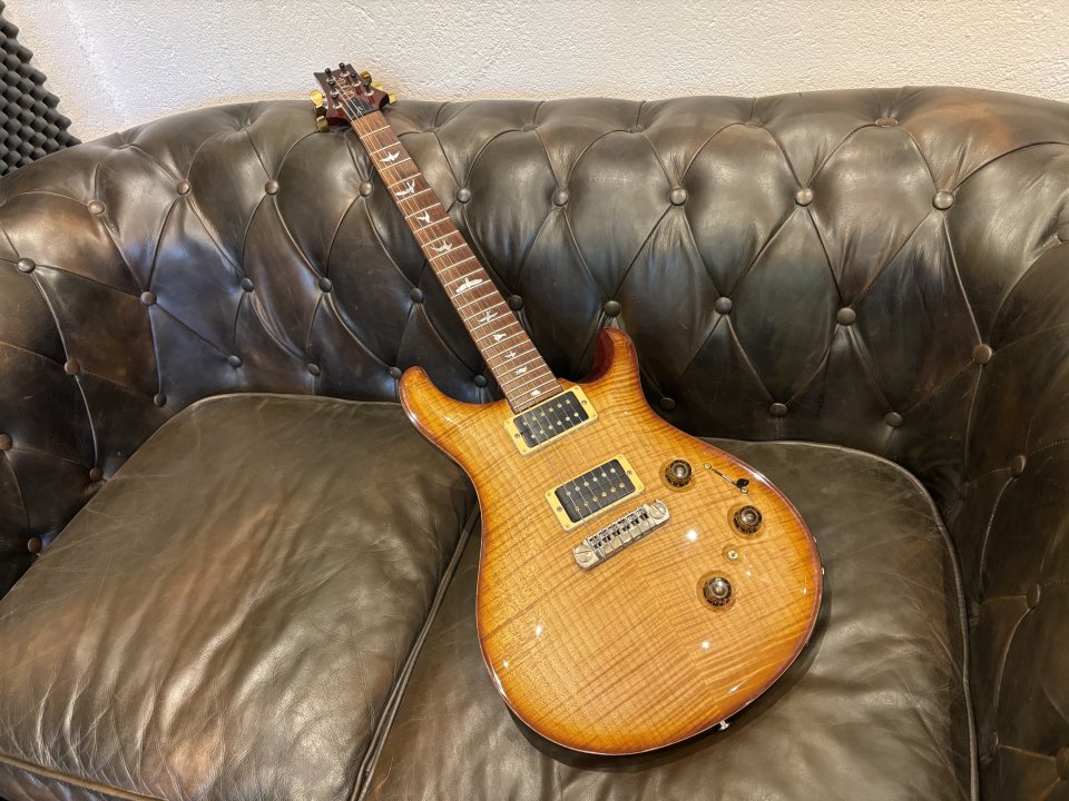 PRS P24 con Piezo (Estuche y papeles) por Gibson Custom / R7 / Firebird de segunda mano · Foto 10 de 10 · Pontevedra