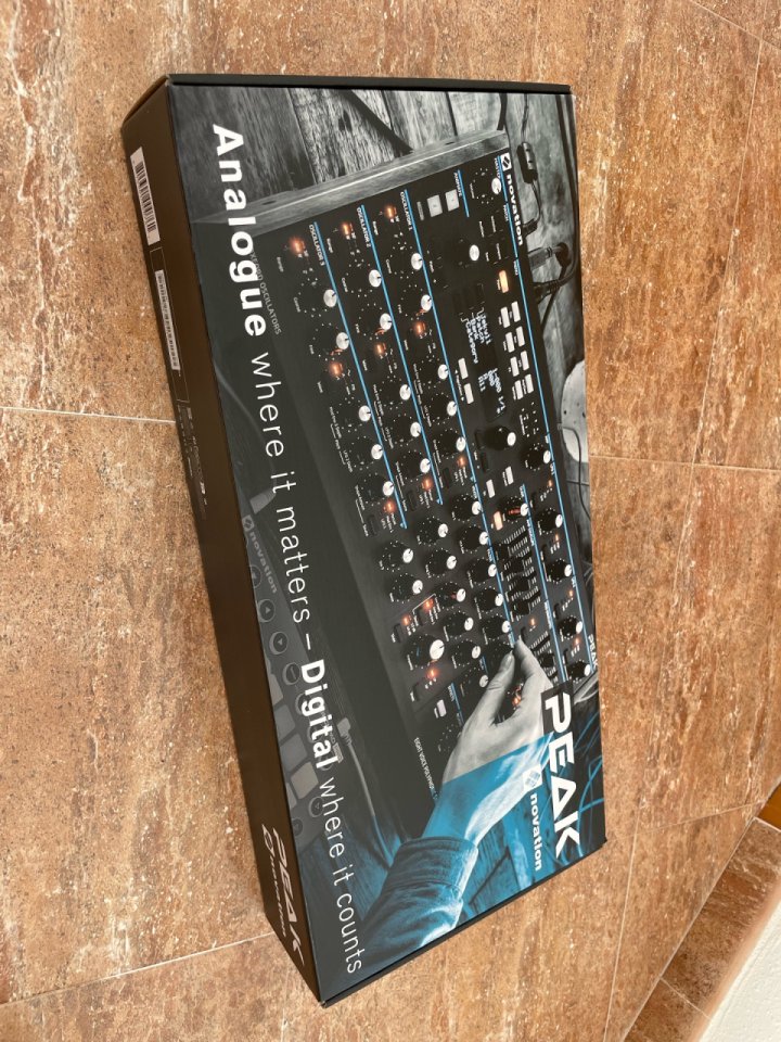 Sintetizador Novation Peak