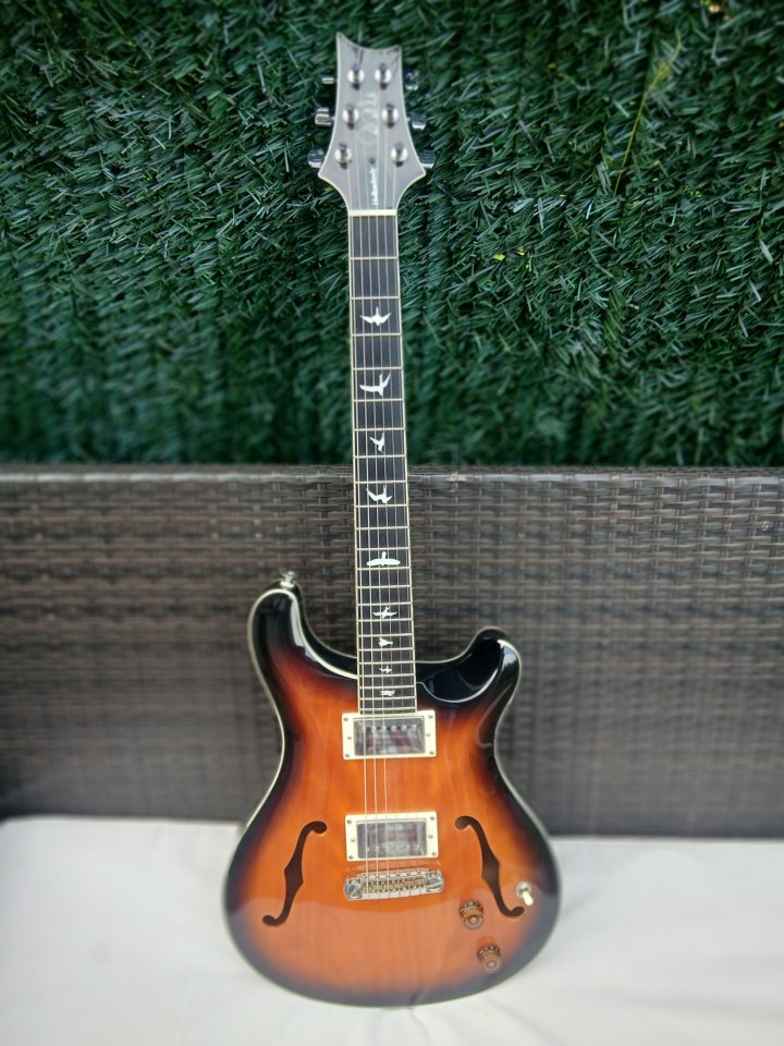 PRS semihollow Sunburst SE de segunda mano · Foto 1 de 7 · Bizkaia · 700 €