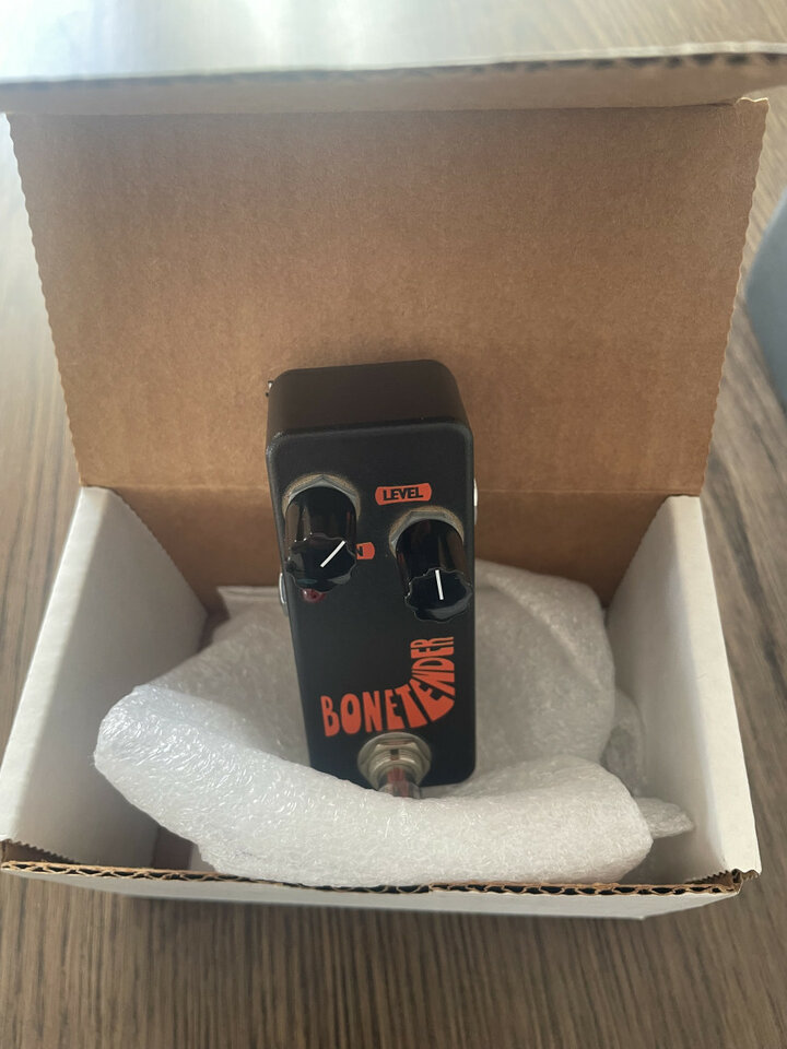 Lovepedal BoneTender fuzz RESERVADO