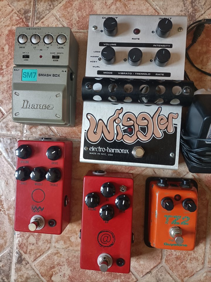 Pedales...JHS,Electro Harmonix,Ibanez,Guyatone. de segunda mano · Foto 1 de 6 · Alicante · 150 €