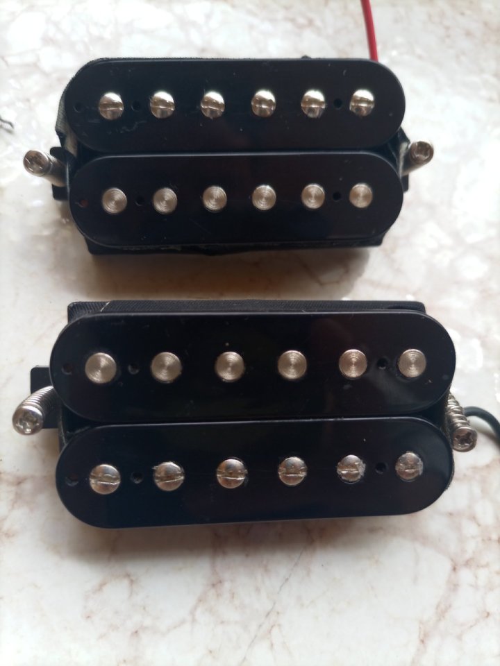 Pastillas Humbuckers guitarra eléctrica de segunda mano · Foto 1 de 2 · Asturias · 15 €