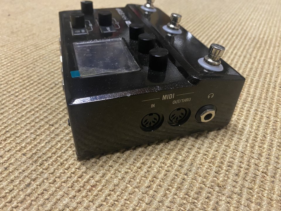 Line6 HX Stomp + controladora midi TRIPLE I/O 2