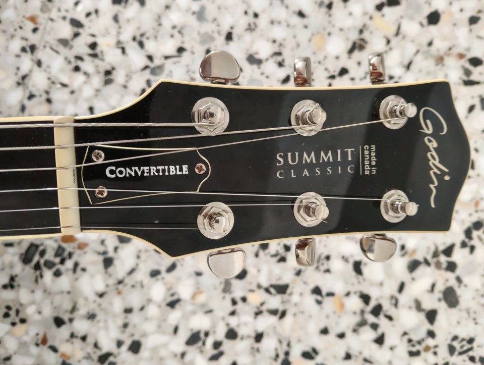 Godin Summit Classic Convertible