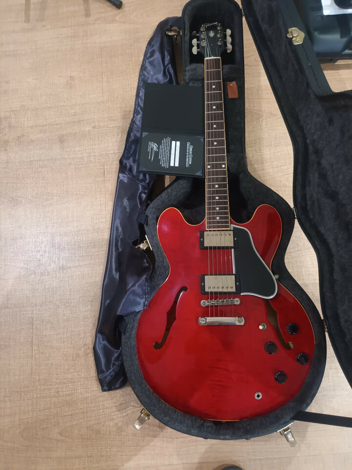 Gibson es 335