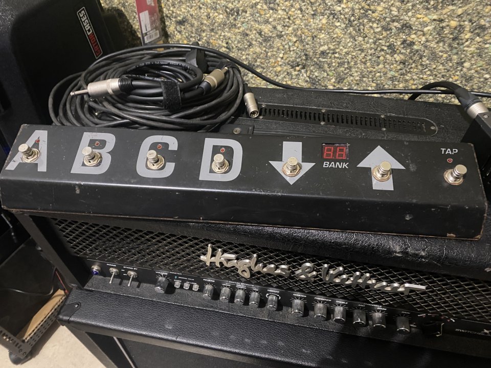Se vende Hughes & Kettner Switchblade 100 de segunda mano · Foto 2 de 4 · Toledo · 400 €