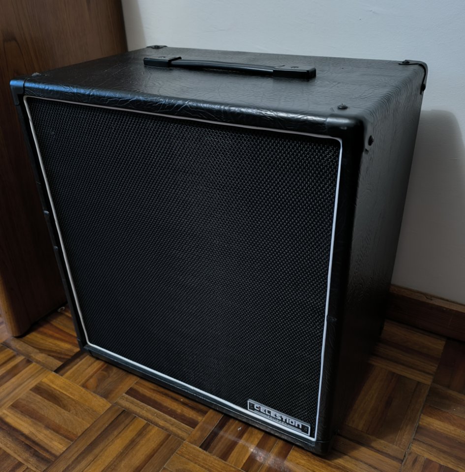 Pantalla Harley Benton G112 V30