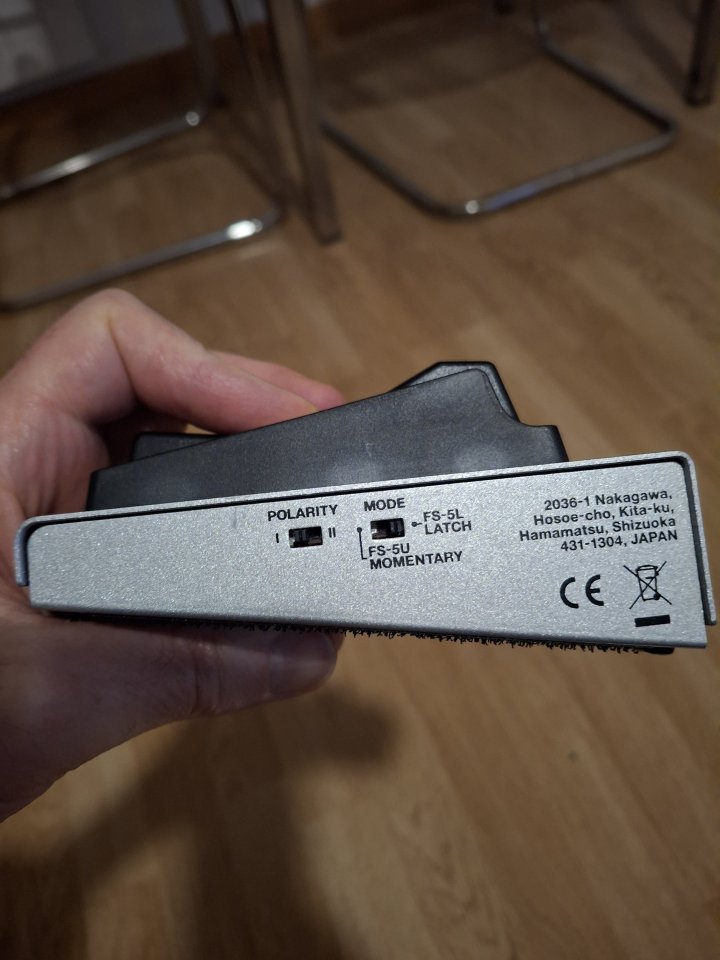 Pedal  conmutador Boss FS 7