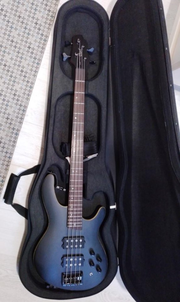 Cort artisean C4H de segunda mano · Foto 1 de 3 · Asturias · 300 €