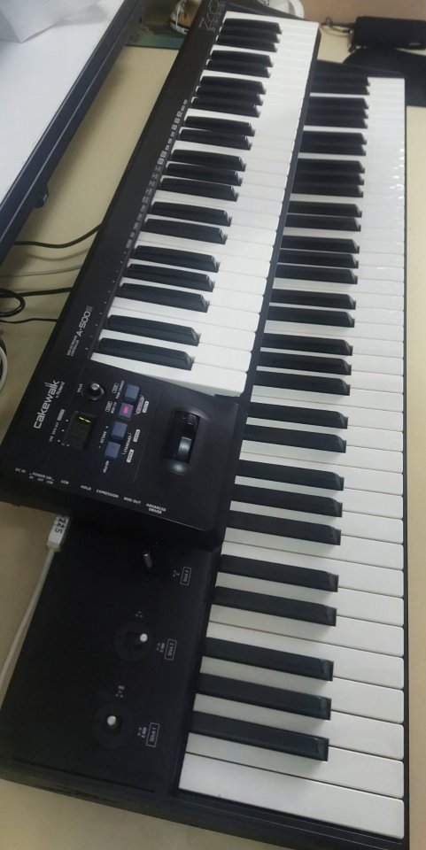 Studiologic sl73 + Roland A-500S + Extras de segunda mano · Foto 1 de 4 · Pontevedra · 450 €
