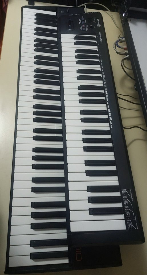 Studiologic sl73 + Roland A-500S + Extras de segunda mano · Foto 2 de 4 · Pontevedra · 450 €