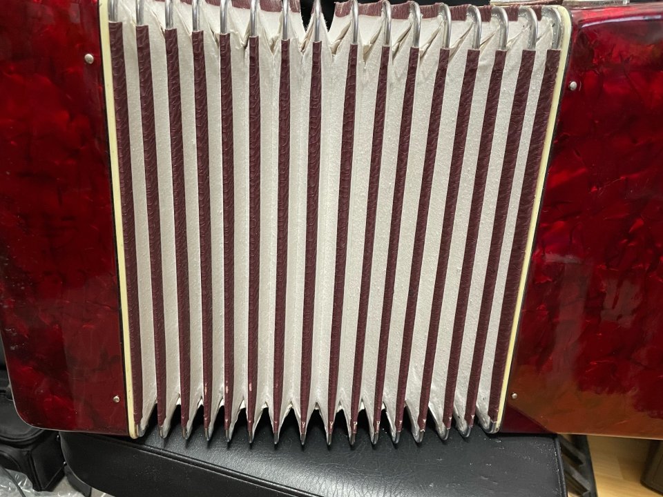 Acordeón Stella 48 bajos de segunda mano · Foto 5 de 7 · Cádiz · 260 €