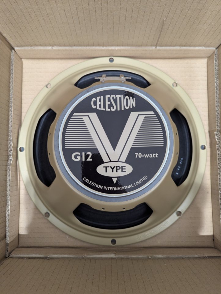 Altavoz Celestion G12 V-Type 16 Ohm de segunda mano · Barcelona · 90 €