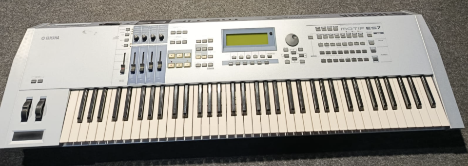 Teclado YAMAHA MOTIF ES7