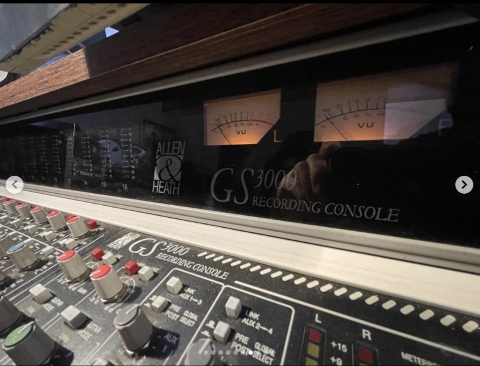 Mesa Mezclas Analógica Allen & Heath gs3000 studio 32/32/8/2