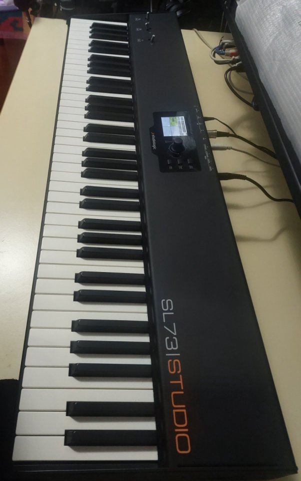 Studiologic sl73 + Roland A-500S + Extras de segunda mano · Foto 4 de 4 · Pontevedra · 450 €