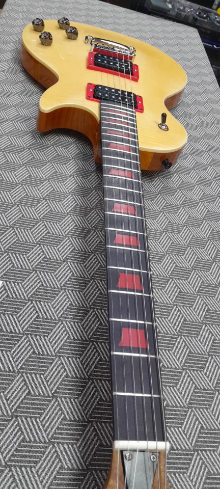 GUITARRA DE LUTHIER de segunda mano · Foto 4 de 5 · Madrid · 1700 €