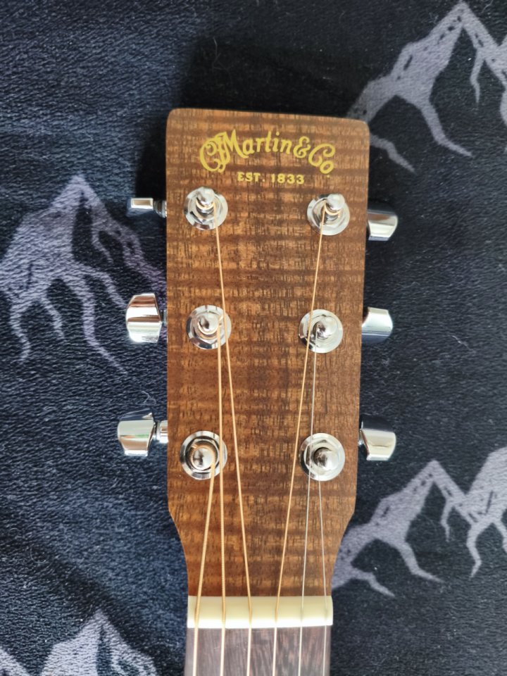 (O CAMBIO) Guitarra acústica Martin D-X2E Koa (México, 2022) de segunda mano · Foto 3 de 10 · Sevilla · 500 €