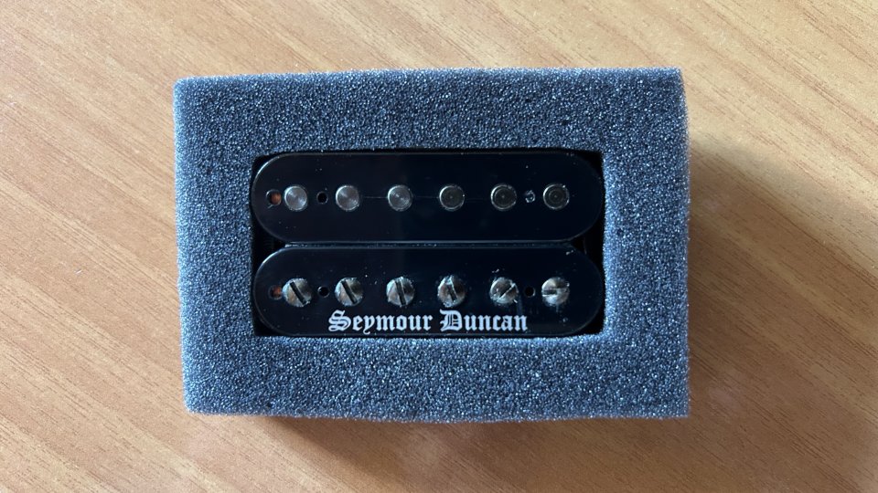 Pastilla Puente Seymour Duncan Black Winter de segunda mano · Foto 1 de 3 · Madrid · 100 €