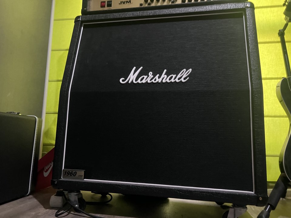 Marshall JVM205H + Marshall 1960A de segunda mano · Foto 3 de 3 · Cáceres · 1200 €