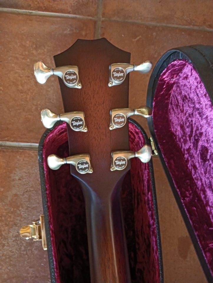Taylor Builder´s Edition 324ce de segunda mano · Foto 7 de 8 · Toledo · 1475 €