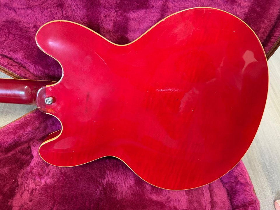 Gibson ES-335 Dot Cherry Reissue de segunda mano · Foto 5 de 10 · Castellón · 2800 €