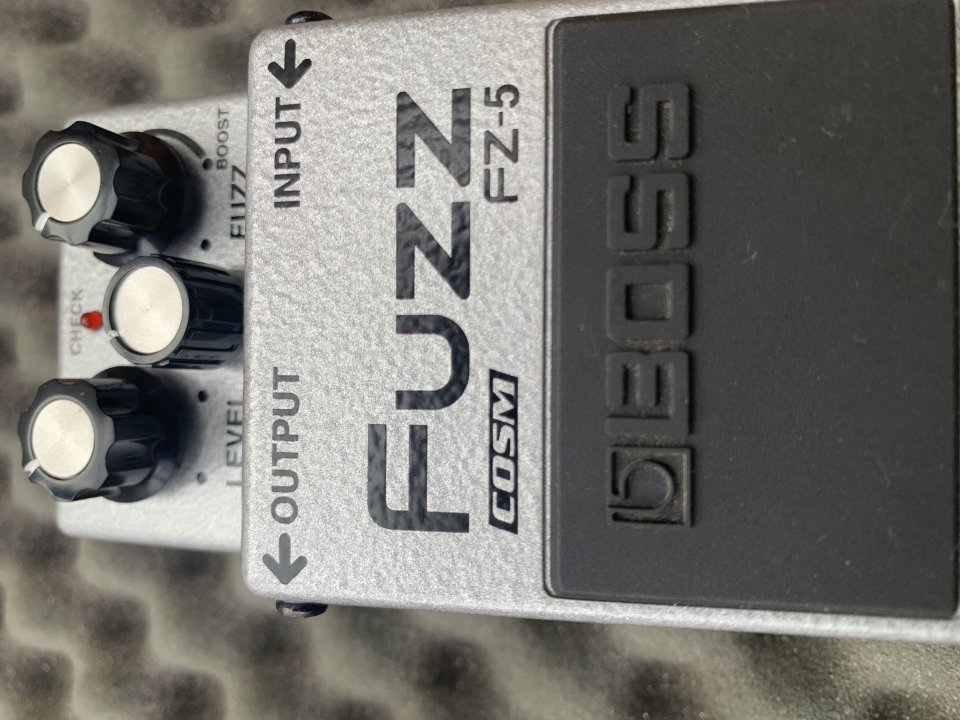 Pedal Fuzz Boss FZ-5