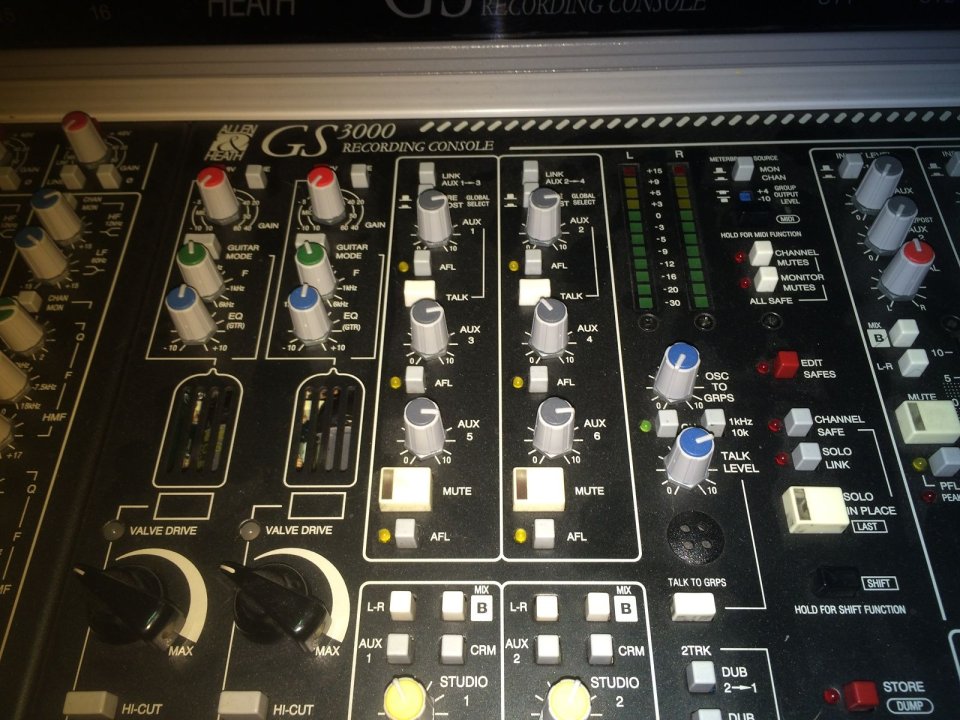 Mesa Mezclas Analógica Allen & Heath gs3000 studio 32/32/8/2