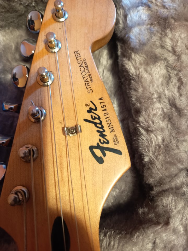 Fender Stratocaster Mexico de segunda mano · Foto 7 de 8 · Tarragona · 600 €