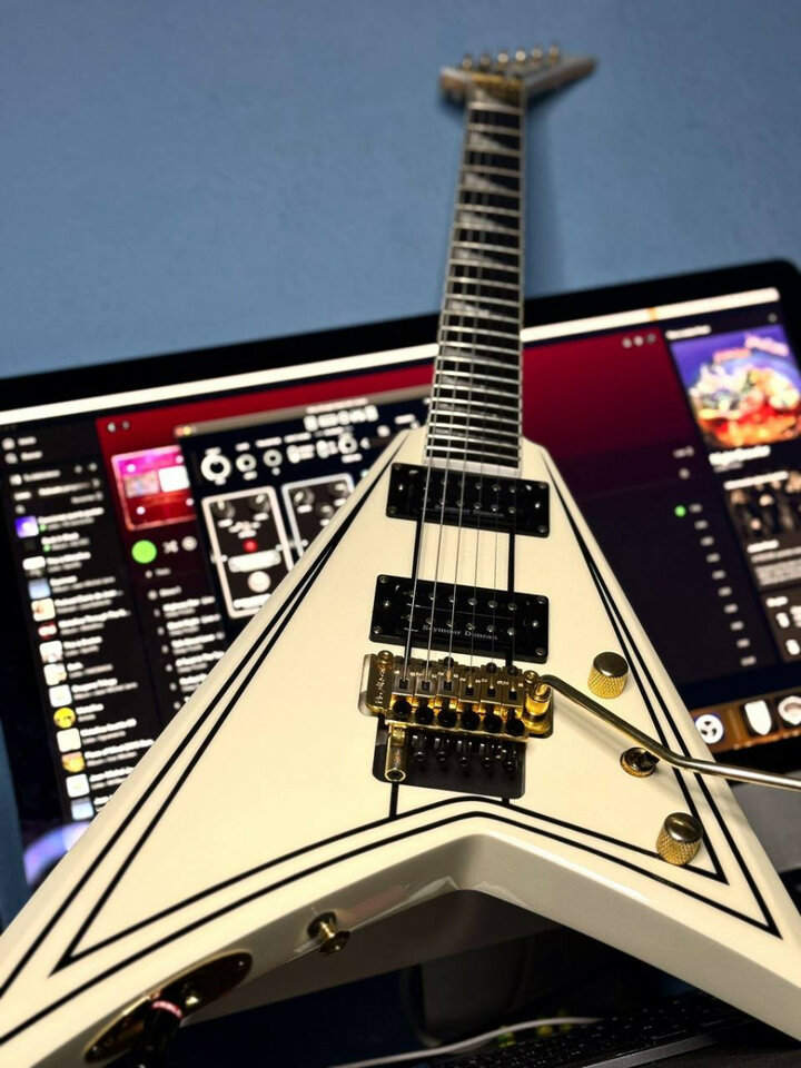 Jackson RR3 Ivory con Emg Het Set