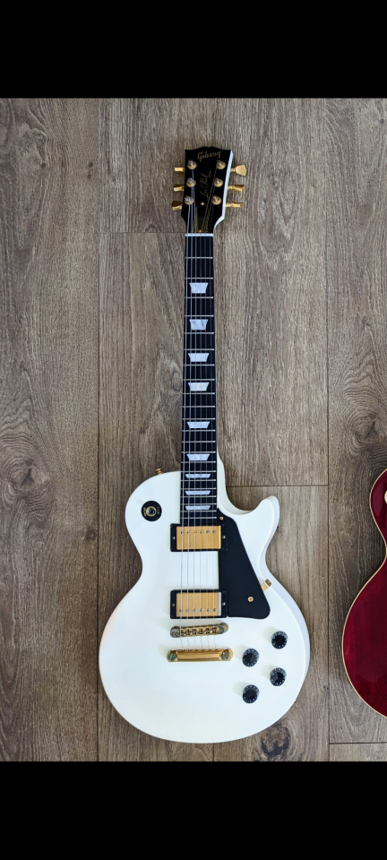 Gibson Les Paul studio 2008 alpine white