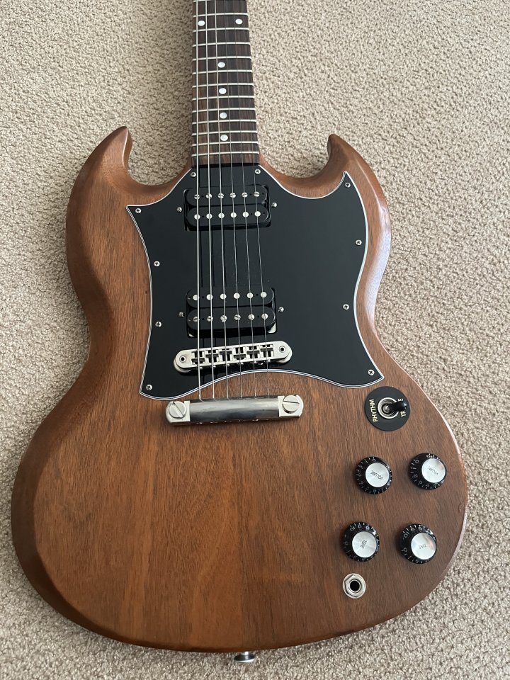 Gibson SG tribute 2022 de segunda mano · Foto 2 de 4 · Madrid · 850 €