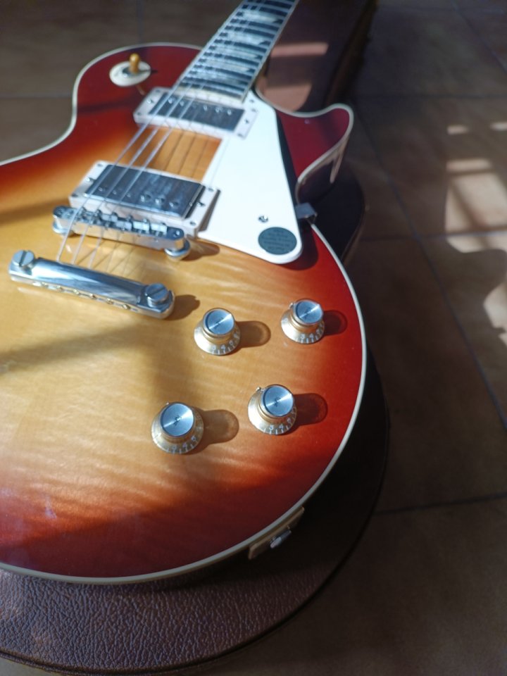 Gibson Les Paul Standard 2022 de segunda mano · Foto 2 de 10 · Tarragona