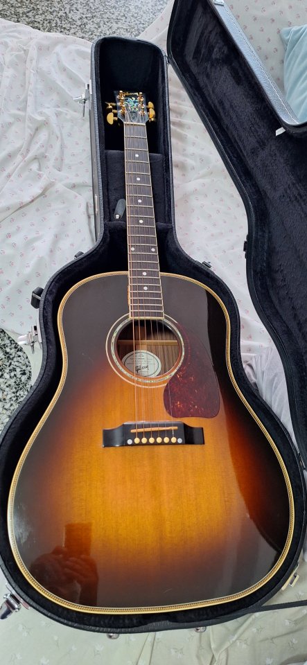 Gibson J 45 Custom de segunda mano · Foto 5 de 10 · Valencia · 2300 €