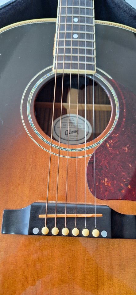 Gibson J 45 Custom de segunda mano · Foto 8 de 10 · Valencia · 2300 €