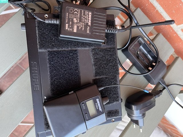 Sistema inalámbrico IN-EAR SHURE de segunda mano · Foto 5 de 6 · Bizkaia · 600 €