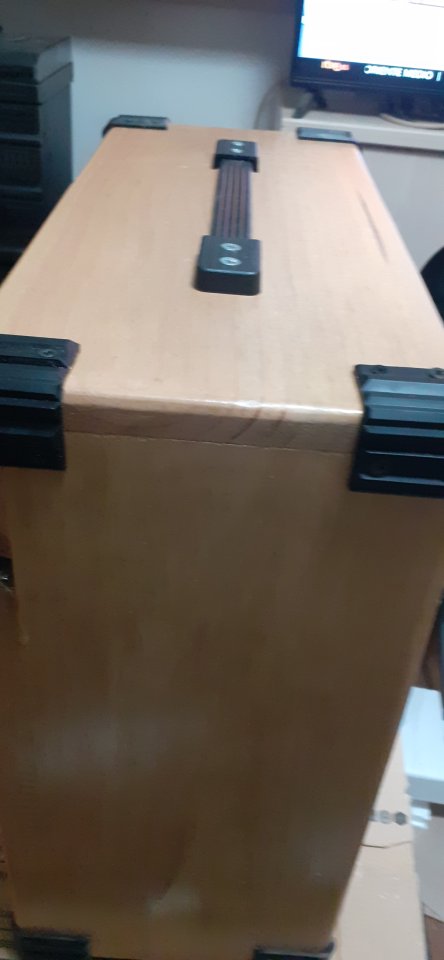 Pantalla artesanal 1x12 madera de Abeto finlandes 18mm