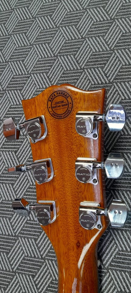 GUITARRA DE LUTHIER de segunda mano · Foto 5 de 5 · Madrid · 1700 €