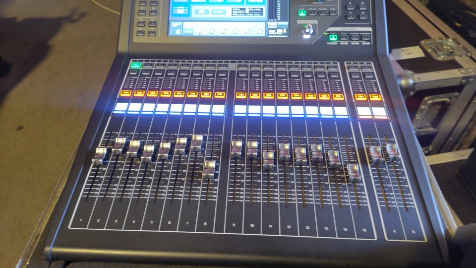 YAMAHA QL1 de segunda mano · Foto 5 de 10 · Barcelona · 5000 €